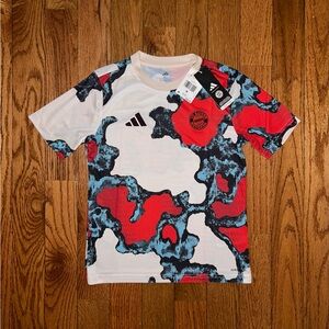 Bayern Munich 2024/25 Adidas Pre-Match Jersey Size Medium Youth NEW